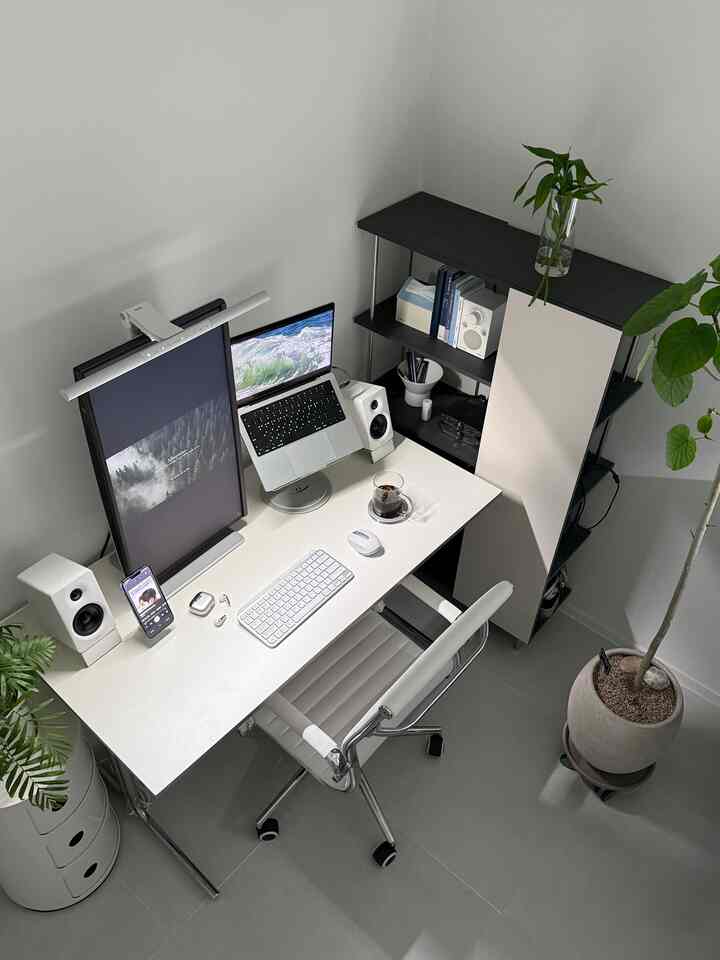  #데스크테리어 #데스크셋업 #desksetup #desktour #edifier  #스크린조명 #책상조명 #스피커 #미니책상 