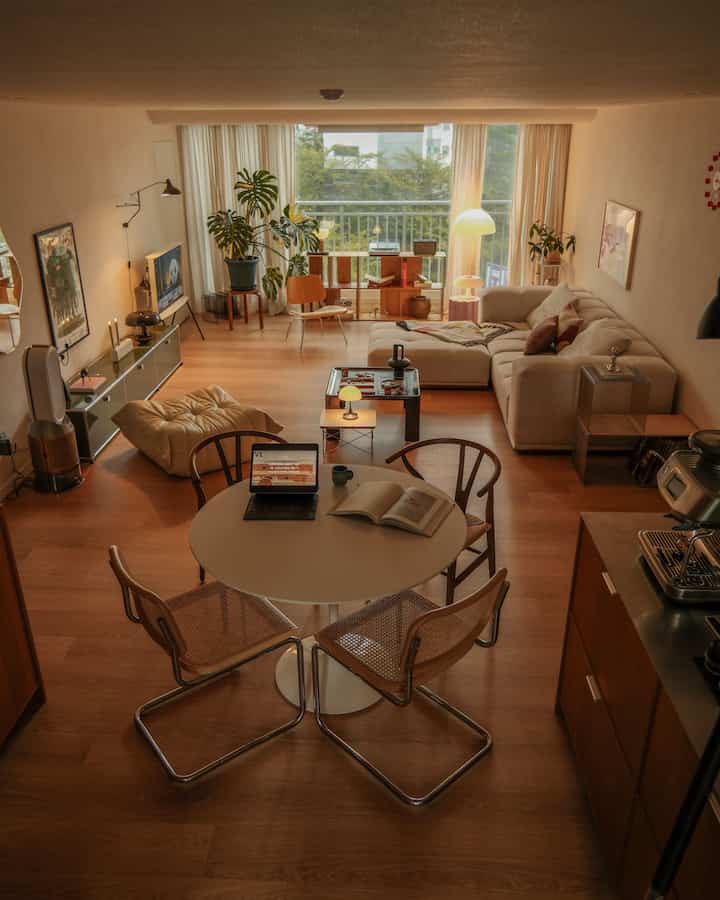 the comfort of the rain ☔️🌧️🌂🕯️🎧 #rainyday #rainyaesthetic  #오늘의집크리에이터 #스페셜오프닝밋업