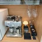 #콘수프기록집 #오늘의우리집
우리집 커피공간☕️ 
위스키 가득했던 홈바를 싹 치우고 홈카페 공간으로 변신

#홈카페 #홈카페인테리어 #브레빌 #브레빌870 #홈바인테리어 #홈바 