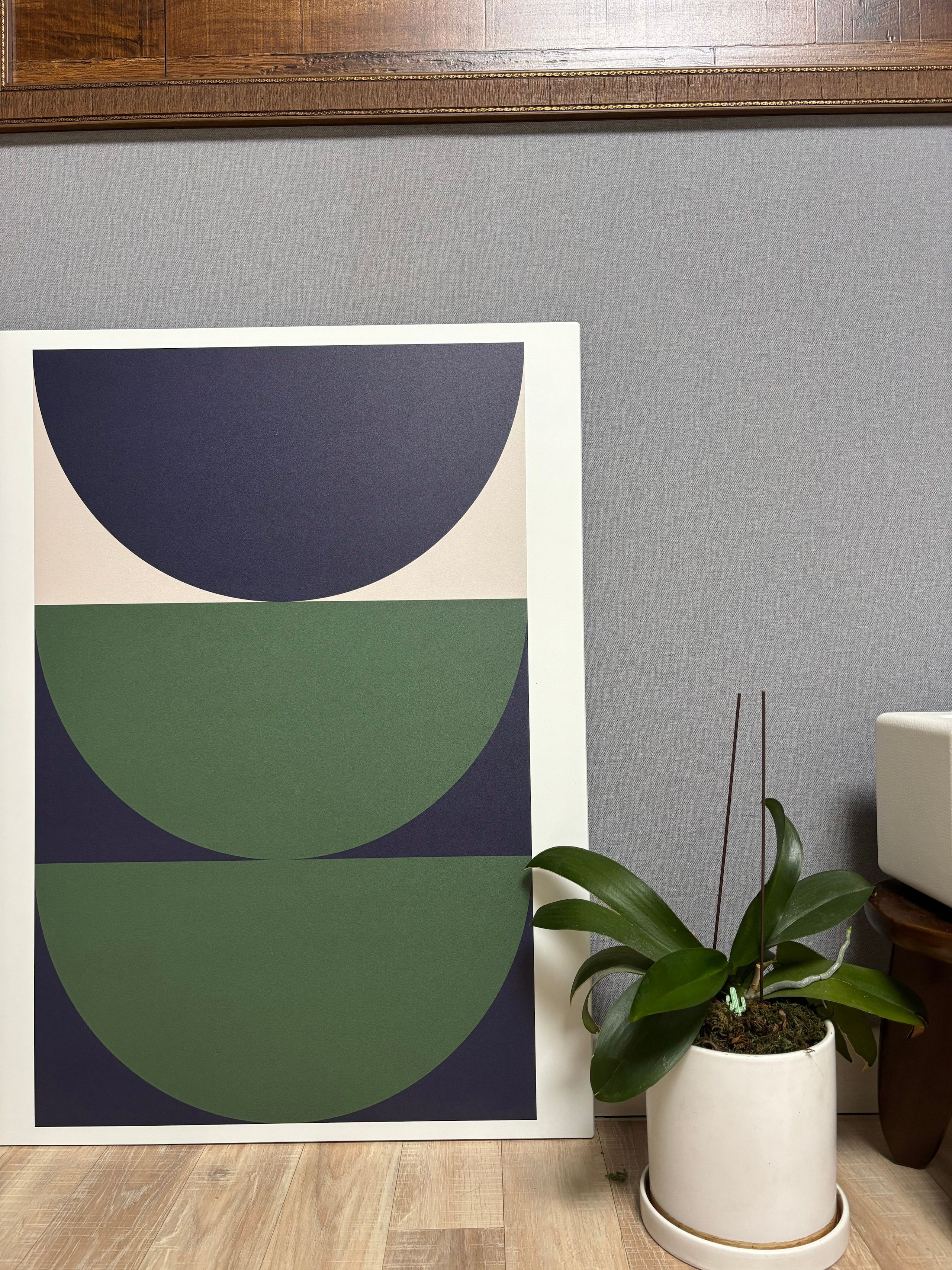 Mid-Century Green Circle Folding Frame Table user photo