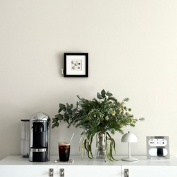 X NESPRESSO
⠀⠀⠀⠀⠀⠀⠀⠀⠀⠀⠀⠀⠀⠀⠀⠀
풍부한 크레마가 매력적인 네스프레소 버츄오☕️
이번에 새롭게 선보인 버츄오 플러스 크롬 에디션과 함께 
스테인리스 감성으로 채운 저희 집 홈카페가 완성되었어요✨
⠀⠀⠀⠀⠀⠀⠀⠀⠀⠀⠀⠀⠀⠀⠀⠀⠀⠀⠀⠀
애정하는 나의 공간에서
매일 아침 커피 한 잔으로 시작하는 하루,
집 안 가득 퍼지는 커피 향과 온전한 나만의 시간, 
최고의 행복이죠☕️🫶🏻
⠀⠀⠀⠀⠀⠀⠀⠀⠀⠀⠀⠀⠀⠀⠀⠀⠀⠀⠀⠀
크롬 특유의 모던하고 감각적인 디자인과 
빛에 따라 반사되는 은은한 매력까지 더해져
공간도 한층 더 특별해졌어요.
⠀⠀⠀⠀⠀⠀⠀⠀⠀⠀⠀⠀⠀⠀⠀⠀⠀⠀⠀
다양한 캡슐로 골라 즐기는 취향 맞춤 커피,
버튼 하나로 완성되는 풍부한 크레마.
카페에 가지 않아도
네스프레소 버츄오 크롬 에디션과 함께라면 
매일이 특별해져요〰️☕️🩶✨
⠀⠀⠀⠀⠀⠀⠀⠀⠀⠀⠀⠀⠀⠀⠀⠀⠀⠀⠀
손쉽게 집에서 카페 퀄리티의 커피를 즐길수있는
네스프레소 버츄오 플러스 크롬 에디션!
홈카페 입문자분들께도 강력 추천드려요! 
⠀⠀⠀⠀⠀⠀⠀⠀⠀⠀⠀⠀⠀⠀⠀⠀⠀⠀⠀⠀⠀
⠀⠀⠀⠀ ⠀⠀⠀⠀⠀⠀⠀⠀⠀⠀⠀⠀⠀⠀⠀⠀⠀
⠀⠀⠀⠀⠀⠀⠀⠀⠀⠀⠀⠀⠀⠀⠀⠀⠀⠀⠀
✴︎본 리뷰는 네스프레소로부터 제품을 무상 제공받아 작성한 글 입니다.
⠀⠀⠀⠀⠀⠀⠀⠀⠀⠀⠀⠀⠀⠀⠀⠀⠀⠀⠀⠀⠀
⠀⠀⠀⠀⠀⠀⠀⠀⠀⠀⠀⠀⠀⠀⠀⠀⠀⠀⠀
 🔖 버츄오 플러스 크롬 에디션  - 네스프레소 
⠀⠀⠀⠀⠀⠀⠀⠀⠀⠀⠀⠀⠀⠀⠀⠀⠀⠀⠀
⠀⠀⠀⠀⠀⠀⠀⠀⠀⠀⠀⠀⠀⠀⠀⠀⠀⠀⠀
#광고 #협찬 #제품제공
#네스프레소 #nespresso
#네스프레소버츄오 #네스프레소버츄오플러스
#버츄오플러스크롬 #버츄오플러스크롬에디션
#커피머신 #홈카페 #쇠테리어 #크롬 
#커피스타그램 #캡슐커피 #버츄오캡슐추천
#인테리어 #홈스타일링 #우리집포토존 
#오늘의집 #집꾸미기 #홈카페인테리어 
#콘수프기록 #콘수프기록집 