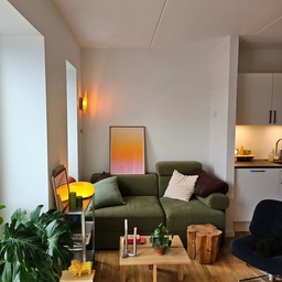 ✨ Little corner, big vibes. Mixing greens, woods, and warm light for that everyday magic!
Credit:@Imlarajoy
#GenZInterior #CozyCorner #HomeVibes #InteriorGoals #SoftAesthetic #GreenAndWood #CandleLitMood #SmallSpaceBigStyle #WarmMinimalism #LivingRoomInspo