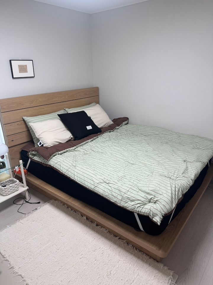 Dreamy Ribbon-Tie Comforter Set user photo