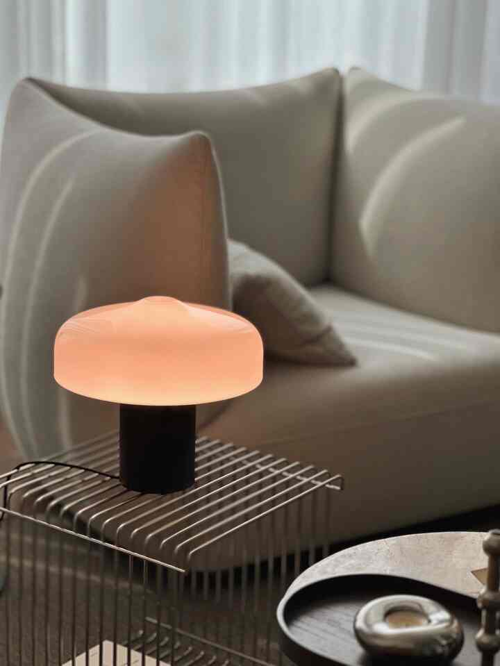 ＃コンスープ記録集＃かわいいテムベスト1

MBIS Mora Table Lamp 🗻 
雪に覆われた雪山の尾根に触発された＃モラランプ
じっと見ていると、ほんのり積もった雪が見えるようです。

＃照明インテリア＃オフホワイトライト＃有線照明＃ガラス照明＃tablelamp 