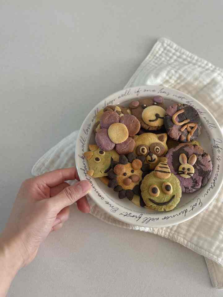 長い連休、赤ちゃんと何して遊ぶか？悩む
見ていたフルムウォントイクッキーを作ってみましたが、蜂蜜
思ったよりシダの手でよく作ってください🤪✨

＃コンスープ記録集＃今日の私たちの家＃クッキーを作る＃お母さん 
＃プルムウォン＃トイクッキー＃赤ちゃんが住んでいる家 