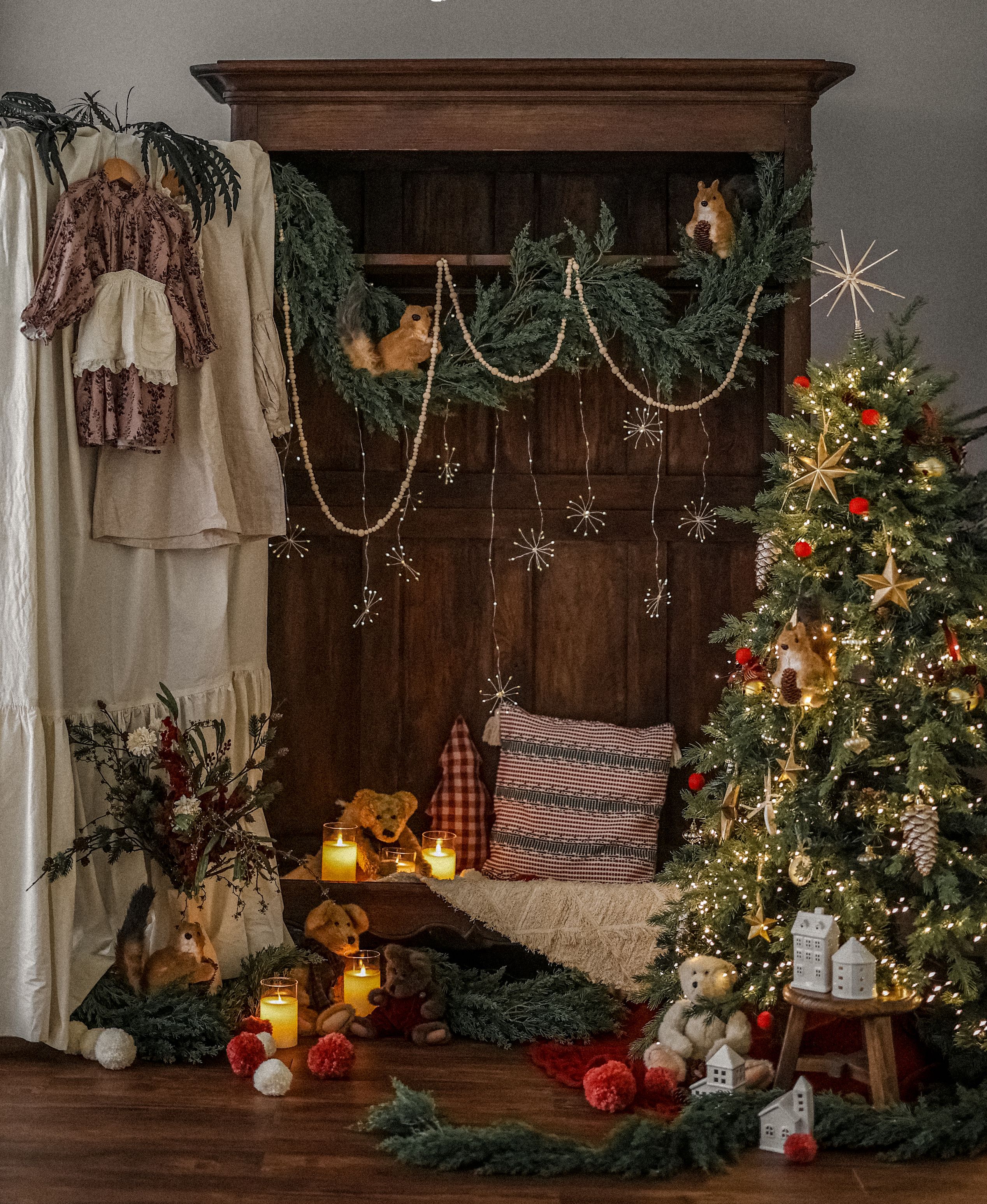 Holiday Woven Tassel Pillow Cover (18