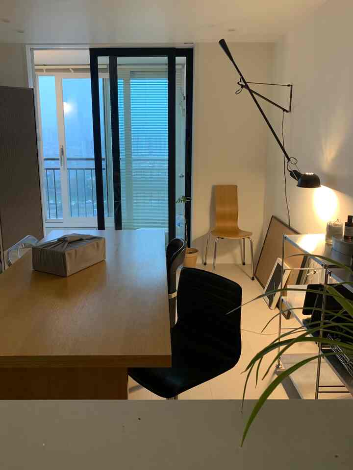 雨の日好きな照度のリビングルーム

#flos #flos265 #リビングインテリア #リビングルーム #リビングルーム 
#ミニマルインテリア #20平台アパート
＃構築アパートメント＃構築アパートメントインテリア＃構築アパートメントのモデリング 
#廊下式アパートメント #廊下式アパートメントインテリア
＃新婚旅行＃新婚旅行のインテリア 