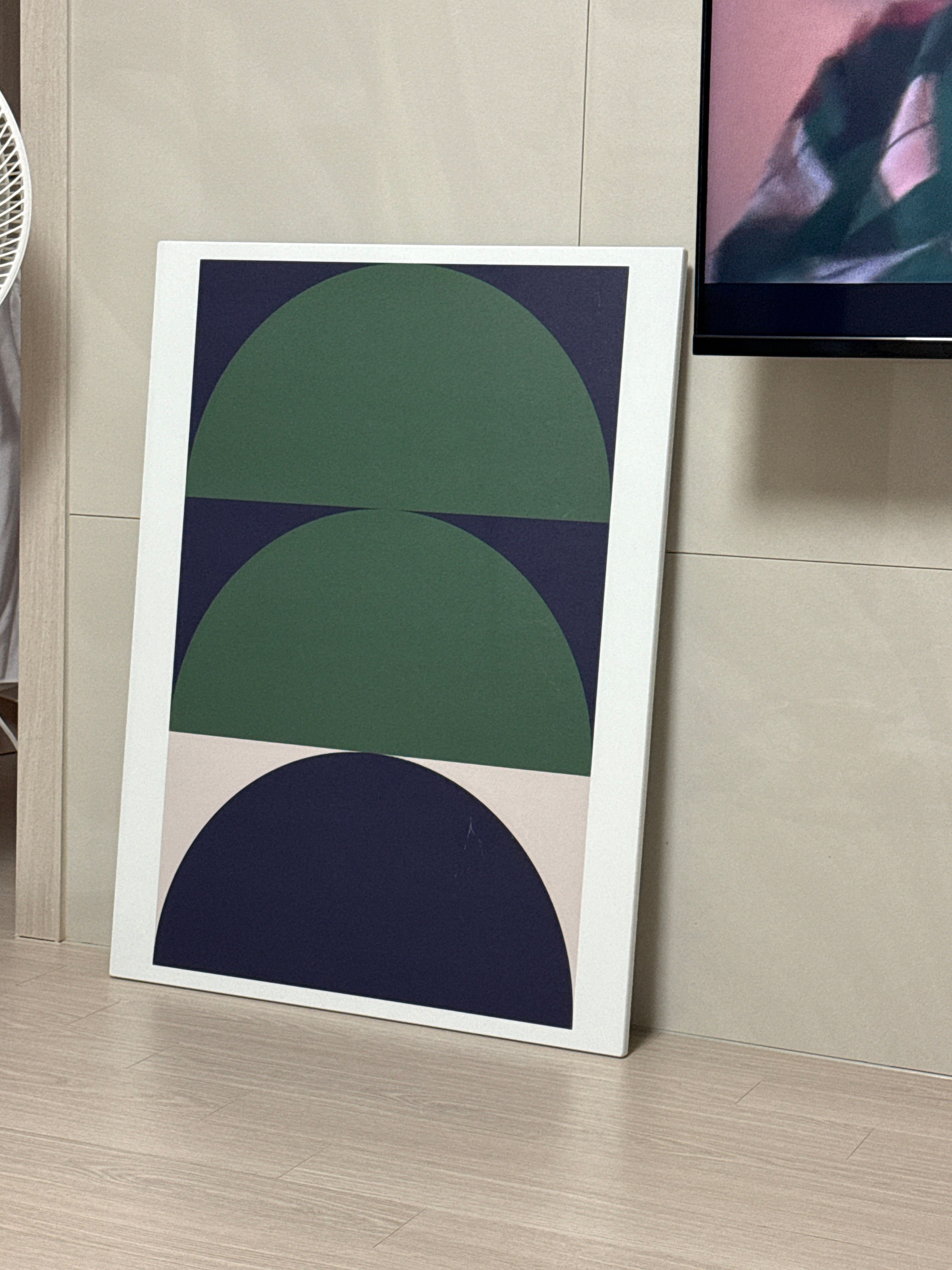 Mid-Century Green Circle Folding Frame Table user photo