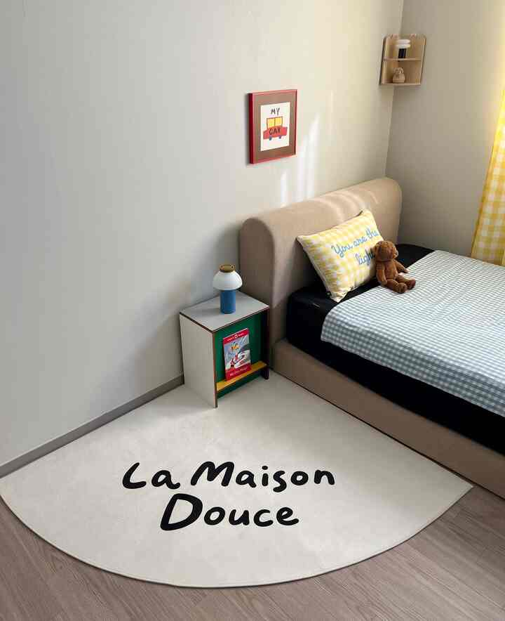 #콘수프기록 #예쁜템최고야 
I put a pretty corner rug in the corner of the kids' room.💛
If you turn the heater on high in the kids' room, it gets dry right away,
and the kids say it hurts their throats.ㅜ
So, even when it's cold, I keep the heater on low,
and instead, I put down a microfiber rug to help keep the air from getting cold! It's easy to clean with a roller or vacuum cleaner, and it's also machine washable, which is great👍

#KidsRoom #아이방인테리어 #아이방꾸미기 
#KidsRoomPoster #아이방소품 #초딩방 #아이방침대
#SuperSingleBed #귀여운포스터 #아이방인테리어소품 #포스터 #포스터인테리어 #포스터액자 #컬러액자 #자동차액자 #자동차포스터 #코너러그 #러그 #러그인테리어 #아이방러그 #아기방러그 #극세사러그 #아이방액자 #맞팔 #맞팔해요