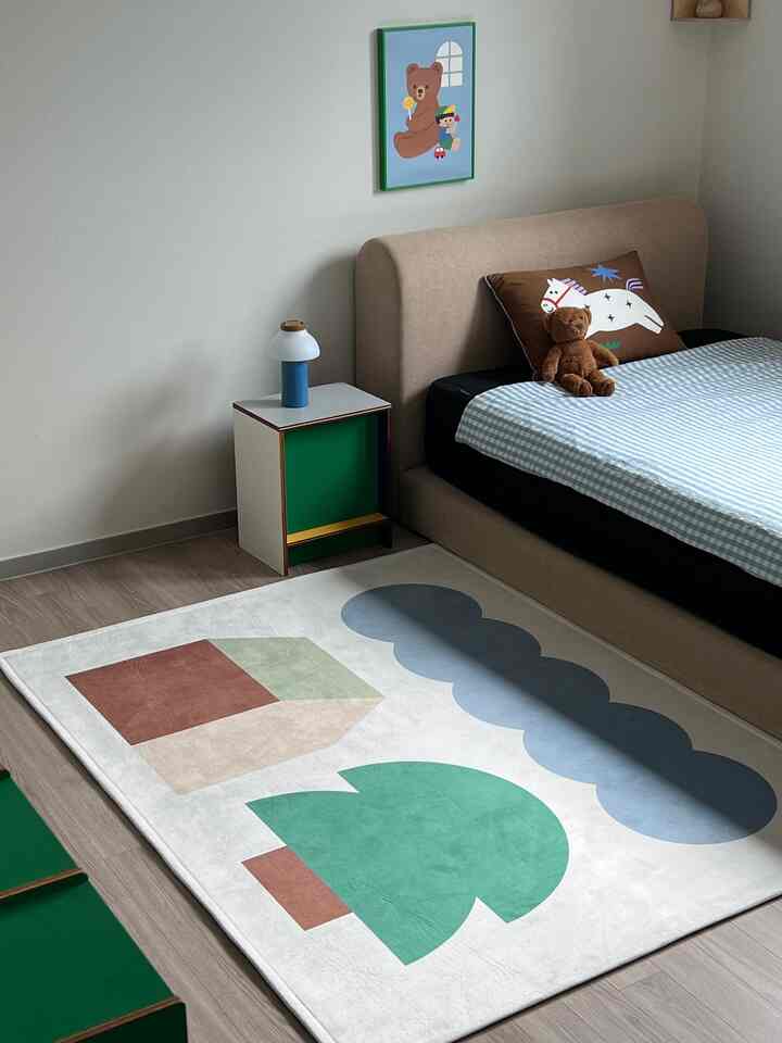#콘수프기록집 #예쁜템최고야 
Another cute rug that brightens up the kid's room with fall colors🩵
This microfiber rug is thick and soft, perfect for the colder months💚
A room with so many bright colors can easily look childish,
but this design is simple and cute.
It's perfect for a kid's room😁

#KidsRoom #아이방인테리어 #아이방꾸미기 
#KidsRoomPoster #아이방소품 #초딩방 #아이방침대
#SuperSingleBed #귀여운포스터 #아이방인테리어소품 #포스터 #포스터인테리어 #포스터액자 #아이방액자 #아이방러그 #러그 #러그인테리어 #놀이방러그 #아기방러그 #극세사러그 #놀이방매트 #맞팔 #맞팔해요