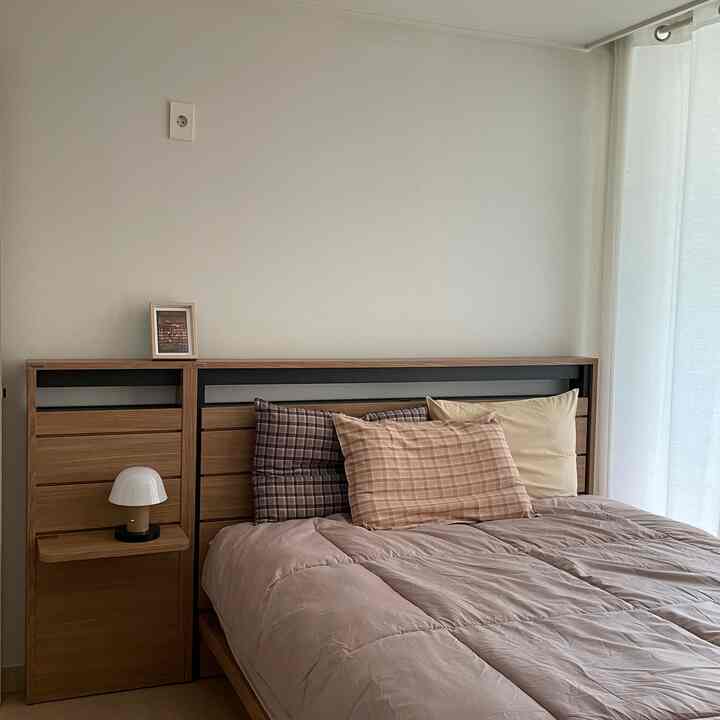 四季＃お好みのベディング
季節が変わったときに最初にするベディングの交換
家の雰囲気を変えるのに最高です🛏️💗🐶

＃コンスープ記録＃コンスープ記録集＃寝室インテア＃寝具おすすめ＃寝具セット 