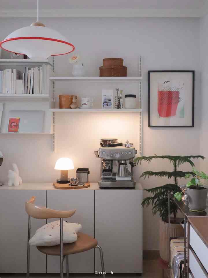 また家を止められない中🙋🏻‍♀️🤎
ホームオフィスのひとときにホームカフェゾーン作り☕️✨

。
。
#ホームカフェ