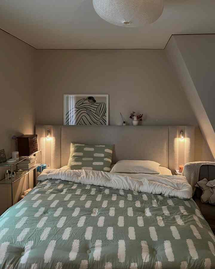 #製品サポート
キュレータープログラムを通じて製品を提供され、直接使用してスタイリングした後期です。 

寝室の中の暖かさがより懐かしくなる季節は自然に寝室とより親しくなり、空間に頻繁に変化を与えることになる
寝具を交換するだけでも気分転換になり
新しい視線がとどまる風景が作られる

セージグリーンのポイントパターンは
冷たい季節を忘れさせる生き物ができます。
モノクロとパターンをムードに合わせて裏返して使用できるリバーシブルは 
私の追求と触れている

自然由来のトウモロコシのフィラーの暖かさと
柔らかいモーダル素材の肌触りが重ねて包みます
少し怠惰で少し緻密に
寝室にだけ住みたい 
#ポグン刑務所

✔️製品情報 - 今日の家Xトノブ 
トノブ モーダル ブリックストライプ 狩猟布団セット / セージグリーン k 
枕カバー50×70 
マットレスパッドk 180*200*38 

•モノクロとパターン自由に利用可能なリバーシブルデザイン
・人体に有害な3大重金属不検出、皮膚刺激なし
•充填材：自然由来のトウモロコシ綿/一般綿対比優れた保温力・復元力
•ウォッシャブルウォッシングで柔らかく自然なしわ
•オーストリアのレンジャー史に優しいテンセルモーダル、エコソフト技術の適用、四季の快適さ

＃今日の家エディション＃トノブ＃今日の家＃寝室＃寝具＃寝具おすすめ＃寝具インテリア＃寝具セット＃布団カバー
＃今日の私たちの家＃家のコック＃週末に最も忙しい＃家のスタイル＃ホームインテリア＃家の装飾＃ホームスタイリング＃インテリア＃今日の家＃ftc＃クリエイター＃住宅＃家具の配置＃セルフインテリア 