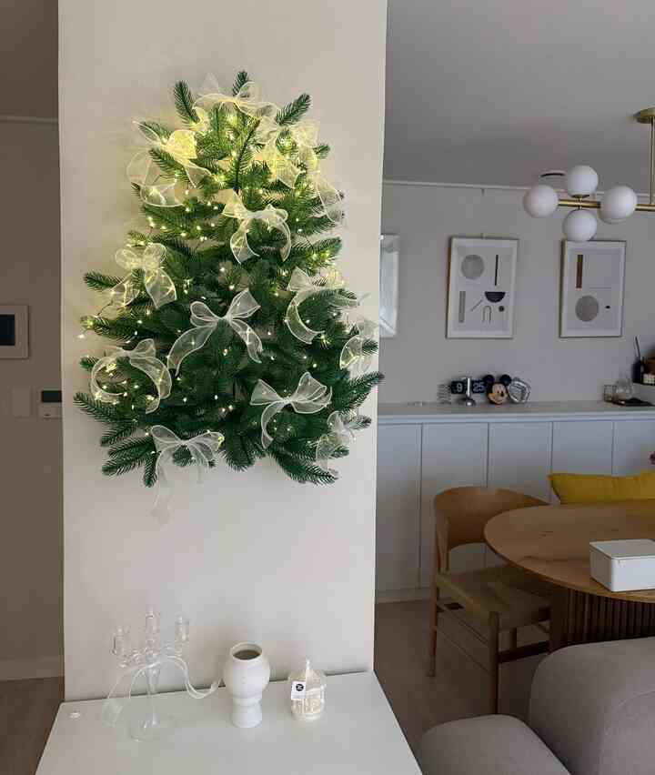 ＃クリスマス＃コンスープ記録集

私の家は数年前から壁の木を使っていました。
今年は先延ばしです。
オーガンディリボンストラップを買ってリボンを作りました。 
あまりきれいですね🤍まだ全部飾っていませんが..!
ツリーダルゴナニの思い出が新緑の写真も召喚🫧🤍
クリスマスにも本気だったと思います🤣🤍

＃ウォールツリー＃クリスマスツリー＃ツリー＃ミニツリー＃リボンツリー＃リボン＃ホームパーティー＃クリスマスパーティー＃パーティー食品＃クリスマスキャンプ＃ホームキャンプ＃メイド＃ledカーテン照明＃ガーランド照明＃クリスマス小道具＃クリスマスインテリア＃クリスマスハウス＃クリスマス＃かわいいツリー＃ローソク足＃照明＃クリスマスレゴ＃セルフインテリア＃ジュネーブ＃ジャクソンカメレオン 

