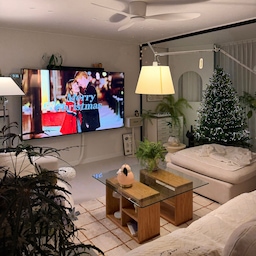 크리스마스 준비로 바쁜 요즘 !
새로운 오너먼트도 주문완료입니다. 🎄
얼른 도착해서 트리 새롭게 꾸며주고 싶어요. 😊
#크리스마스 #트리 #180cm트리 #트리꾸미기 #리본오너먼트 #소파테이블 #루미르조명 #리튼러그 #거실러그 #아르떼미데톨로메오 #장스탠드 #실링팬 #그럼사라 #포스터 #포스터인테리어 #가벽 #파티션 #턴테이블 #모빌 #주방 #다이닝룸 #거실 #거실꾸미기 #소피아린드 #지류수납장 #커튼 #예쁜템최고야 #콘수프기록집 
