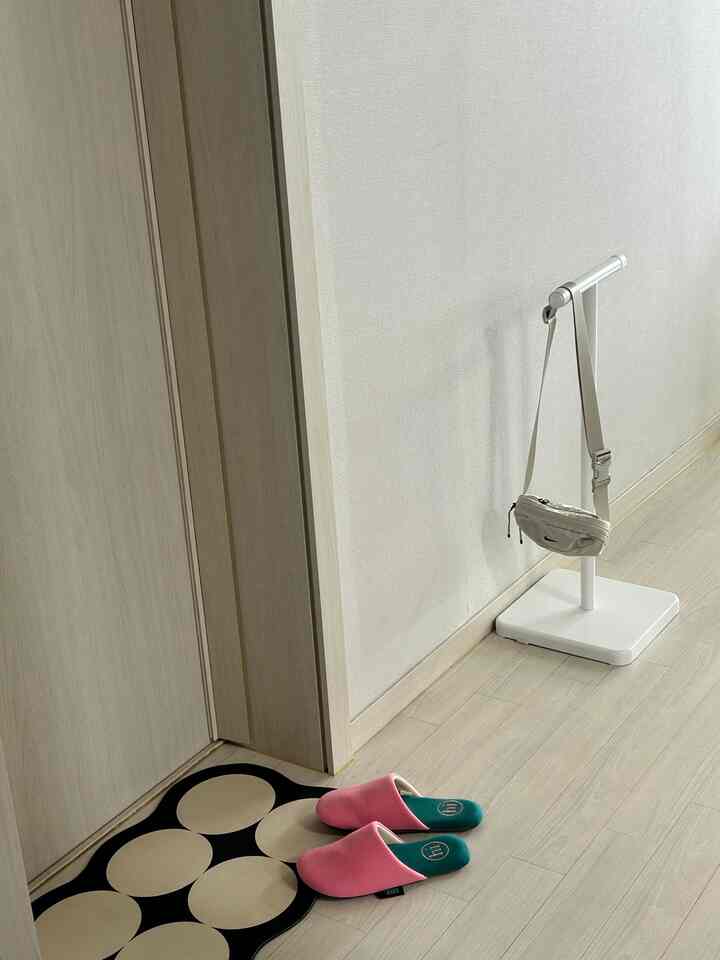 #FTC18話ストーリー＃FTC記録＃きれいなテム最高

ミニマリストで暮らしたいのですが、一つずつ埋めるのも 
あなたは面白いです🤭


＃チャング＃掃除機＃ビスフォーク掃除機＃ラグ＃ビールカップ＃バッグハンガー＃バッグハンガースタンド＃バルマット 