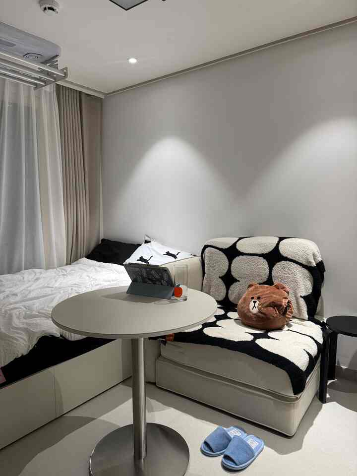 SPINEL ラウンドテーブル［5色・3サイズ］を使ったコーディネート 1