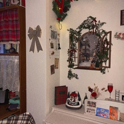 이번시즌 인테리어의 주인공!!!🎄
가짜창문 벽선반이에용🧑‍🎄
크리스마스 가랜드를 둘러주고, 벨벳리본을 달아서
클래식한 랄프로렌 크리스마스 느낌 나게 해주고!
안에 포스터는 겨울풍경 포스터를 주문해서 모양에 맞게 커팅하여 붙였어요.❤️
#나도있다크리스마스템 #크리스마스 #크리스마스소품 #크리스마스인테리어 #콘수프기록집 #유럽인테리어 #크리스마스데코 #예쁜템최고야 #오너먼트 #크리스마스조명 #연말분위기 #홀리데이 #holiday #christmas #크리스마스포스터 #패브릭포스터 #코티지 #랄프로렌크리스마스 #가짜창문 #벽선반