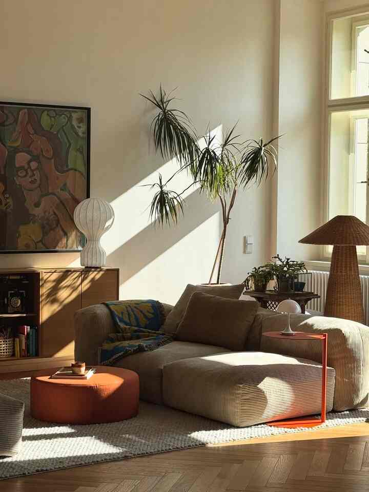 Golden hour spilling into the coziest corner of my home.
Soft textures, warm tones, and quiet moments, exactly how I want my space to feel.

Credit:@house___liel

#GoldenHourHome #WarmInteriors #CozyCorner #SoftTextures #MinimalAesthetic #InteriorInspo #HomeVibes #AfternoonLight #ModernLiving #CalmSpaces