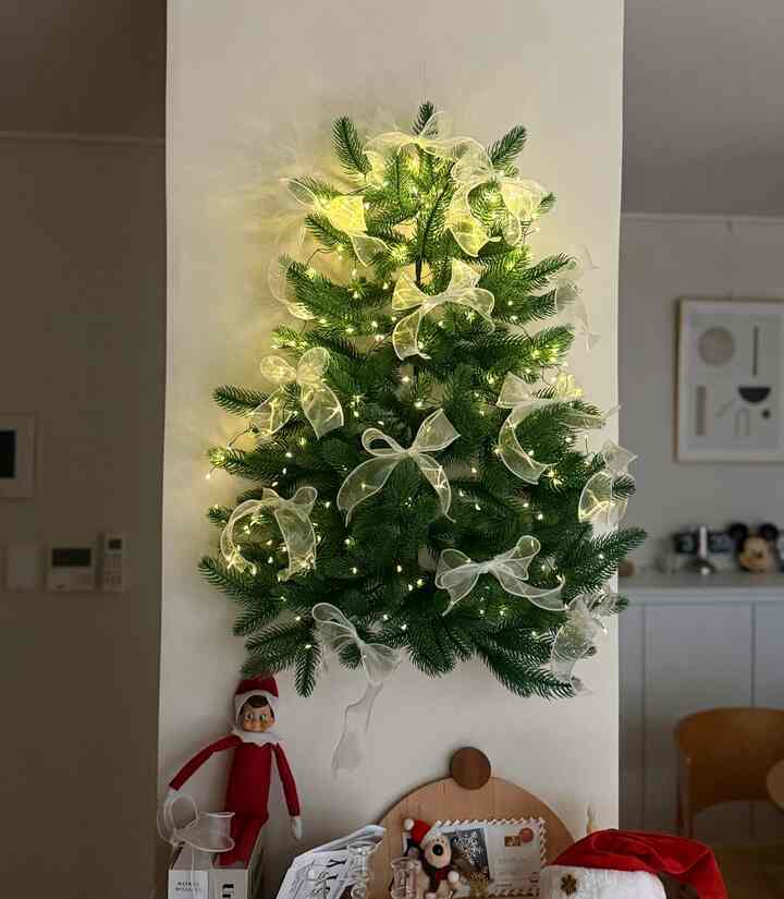 ＃かわいいテム最高です＃コンスープ記録集

点灯するともっときれいですね💡🤍

＃クリスマス＃クリスマス＃ウォールツリー＃クリスマス小道具＃クリスマス装飾＃家の装飾＃リビングルーム＃ピラー＃ハートバルマット＃ジップハンドル＃暖炉＃暖炉コンソール＃フェイクブック＃焚き火＃かわいいテム＃リビングインテリア＃リビング飾り＃ハーブ＃リボンツリー＃ ＃ジャクソンカメレオン＃サンタ＃ダイソー＃クリスマスインテリア＃冬のインテリア 