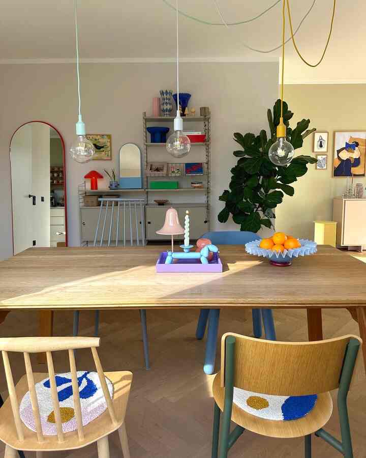 Playful colors, sculptural lighting, and cheerful textures come together in perfect harmony 🍊💡
A dining space that radiates joy — modern, creative, and full of personality.

Credit: @hej_sylwi

#ModernDining #ColorfulInteriors #ScandiDesign #PlayfulHome