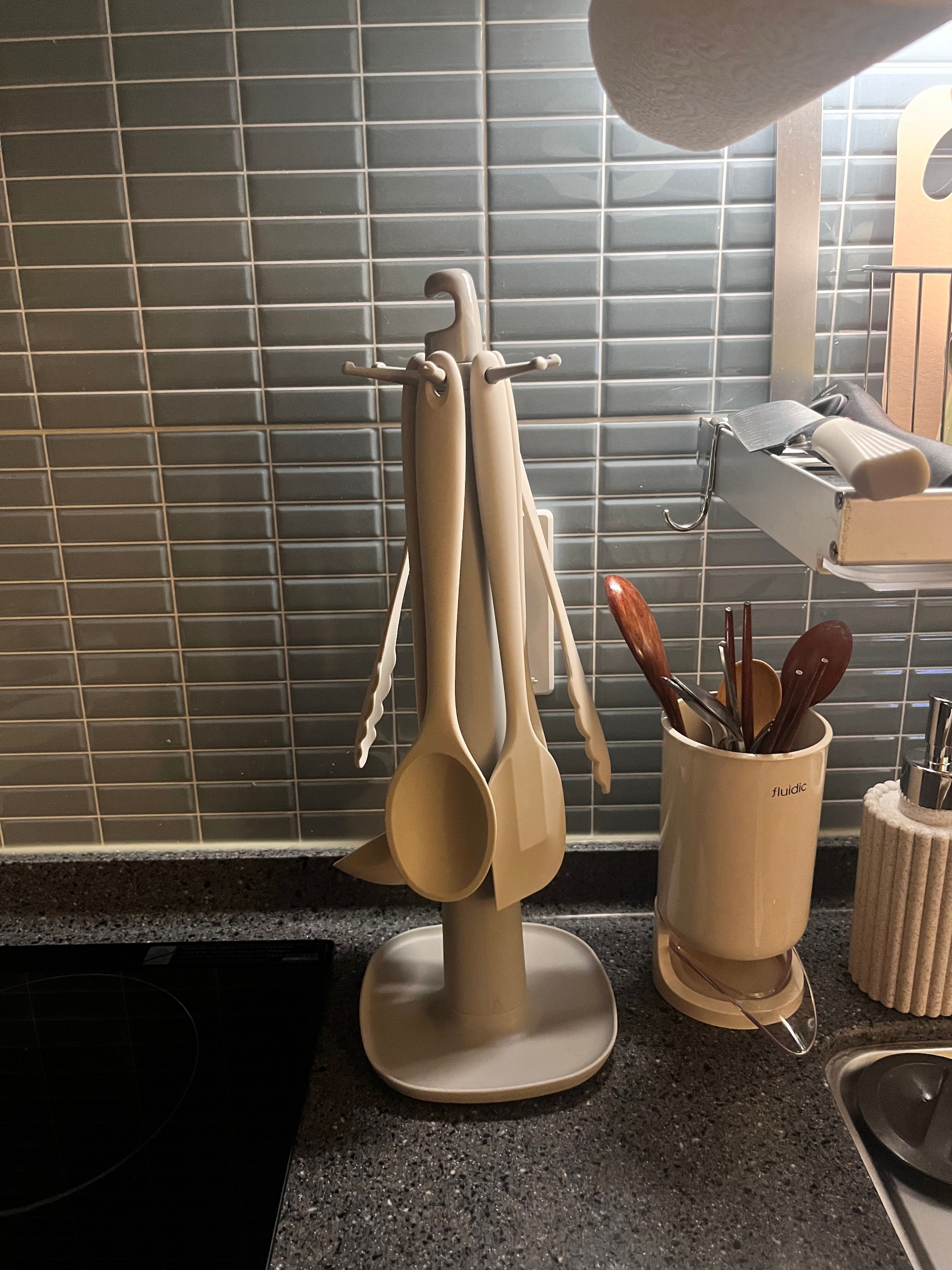 Fludy Stay-Dry Utensil Holder user photo