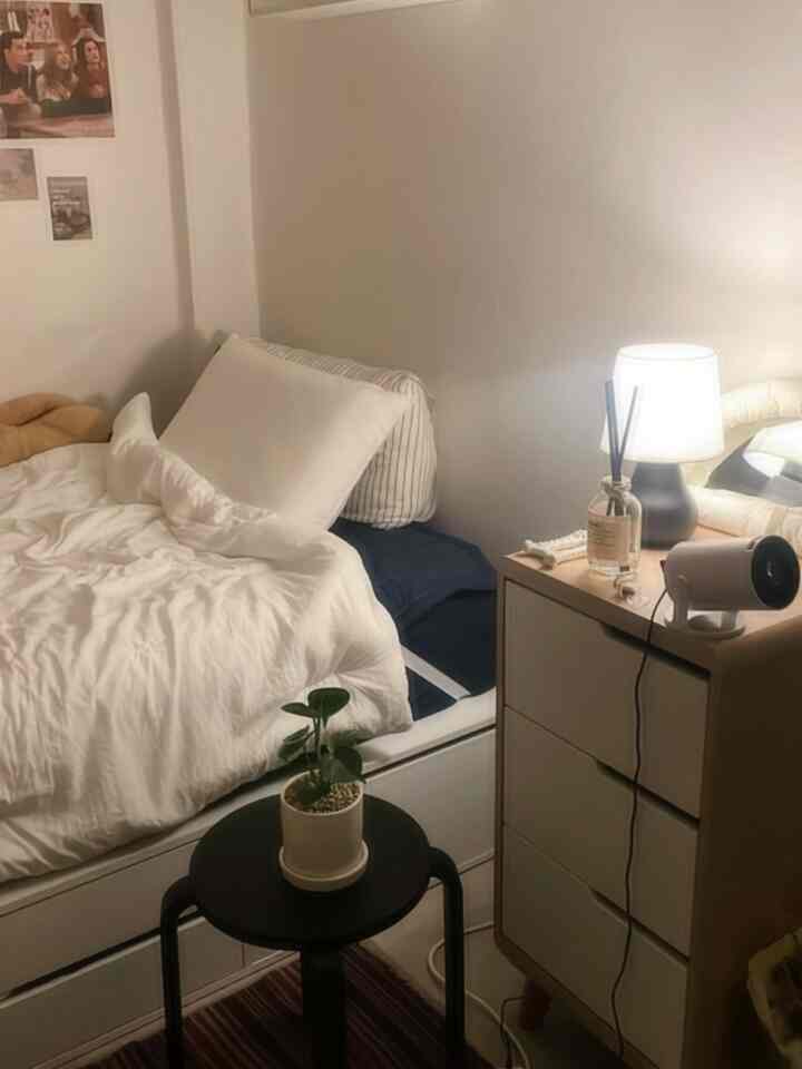 MY ROOM ⋰˚☆

I'm decorating it step by step...!

There's still a lot more room to fill. *ฅ^•ﻌ•^ฅ*

#NationalRoomShowoff #오늘의우리집 #원룸인테리어 #방꾸미기 #6평원룸꾸미기 #6평오피스텔 #6평인테리어 #소품 #인테리어소품 #오브제영업대회