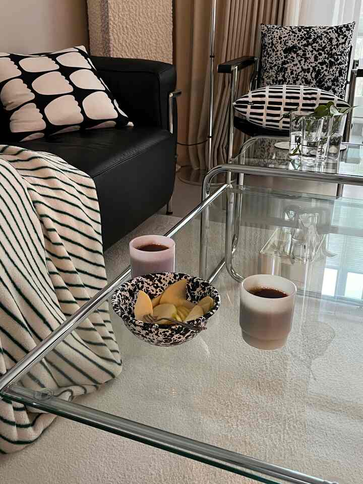 最近、最愛のおやつシナノりんご🍏知人の両親が丁寧に直接栽培してくれたので、もっと甘くておいしい糖😋💕

＃今日の私たちの家＃コンスープの記録集#dropdropdrop #ソファ毛布 #冬毛布 #膝毛布 #今日の庭 