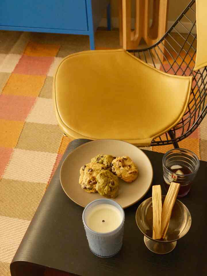 home baked cookies for afternoon coffee 😌

#homebaking #coffeetime #colorinterior