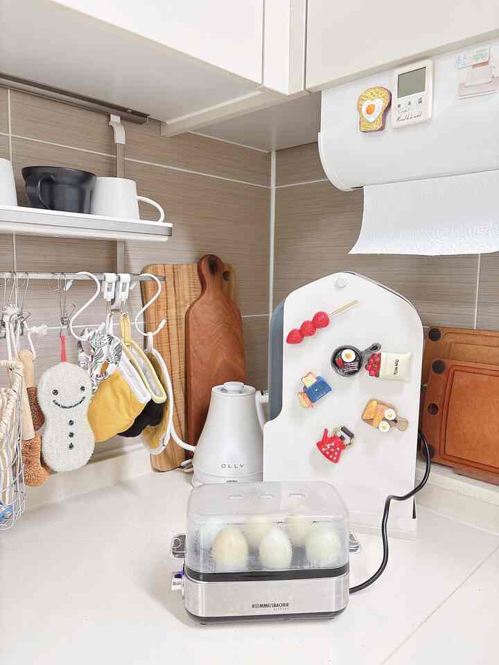 ロムメルスバッハ蒸しで卵を蒸すと、本当にしっかりして柔らかいです。
タイマー調節で半熟から完熟まで好きなだけぴったりと調理できるので、一つあれば便利でよかったですよ。 

＃五角形私たちの家＃フォトゾーン＃ロンメルスバッハ蒸し＃卵蒸し＃シリッツ＃サーブル＃モモウィーケンド＃ナヴェンジェ＃モドリ＃モドリドマ＃リフィット＃スチールバスケット＃オリ＃キッチン飾り＃週末ブランチ＃キッチンインテリア 