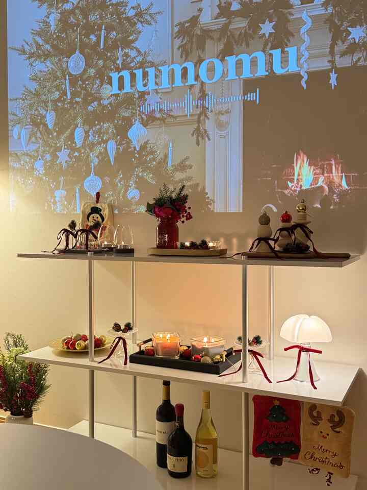 ＃クリスマスに本気である＃コンスープ記録集

怠惰になりました今、クリスマスは一ヶ月前に近づいています。 
きれいにクリスマスゾーンを飾ってみました🎄
大きな木はありませんが、よく飾ったところ、クリス雰囲気が漂っていてとても気持ちがいいですね🙊❤️

＃クリスマスデコ＃クリスマスインテリア＃クリスマス準備＃ホームカフェ飾り＃テーマおすすめ＃冬のホームカフェ＃クリスマス小道具＃冬の感性＃万ウォン台の飾り