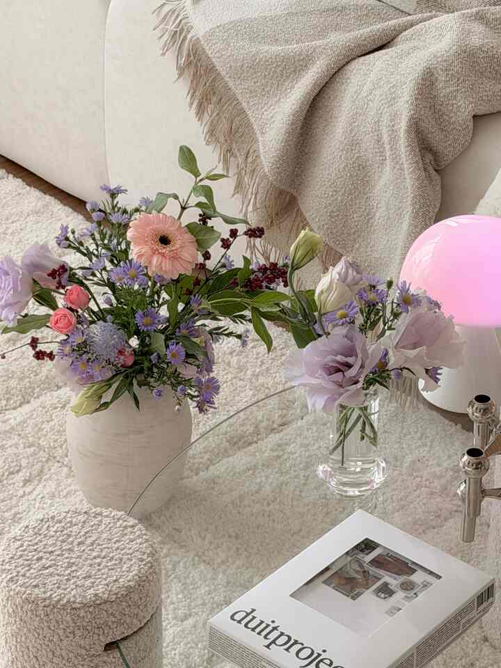 ＃かわいいテム最高です＃コンスープ記録 

#flowerlover 🌼🌷💜

週末はいつも花と一緒です🌷

毎回異なる花束
ドアの前で迎えてみると
週末がもっと待っている最近🤗

今回はガーベラとリシアンシャスの
組み合わせであるバイオレットデューとして受け取ったが、

色感もちょうど私のお気に入り
紫と優しいトンだけ
盛り上がって気に入る💗

特に飾る配送来る時から
花の状態がしっとりしていて、
はるかに長く行くと思います💧

📌製品情報はプロフィールリンクまたはDM💌
 （コメントで「気になる」残してください！）

＃花インテリア＃花＃花瓶＃花の家＃花束＃花テリア＃花ギフト＃花デコ＃ツリー＃ロフトエイト＃ブクレ＃ツリーおすすめ＃ホームスターグラム＃感性日常＃家の飾り#リビングインテリア