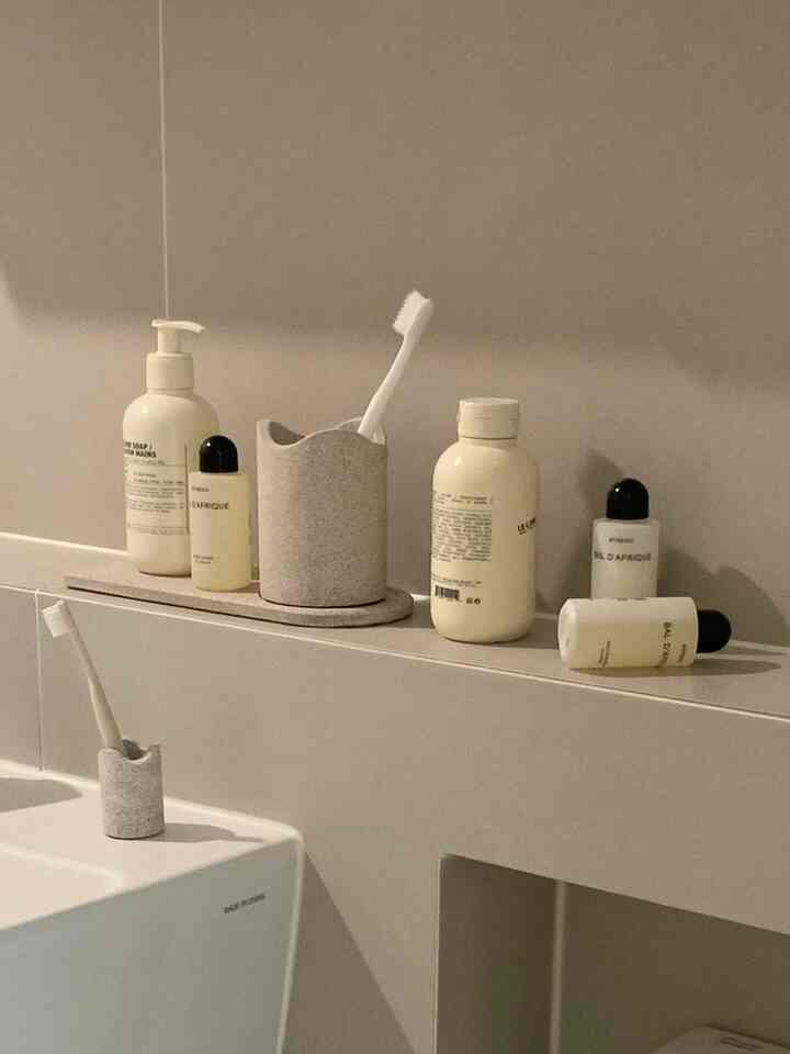 ＃コンスープレコードハウス＃サリムサル 

隠してきたK-トイレを紹介します！ 
リビングルームの大きなトイレは赤ちゃんが使うスペースなので、赤ちゃんのお風呂用品がとても多いですが、いつも悩んでいた歯ブラシがついに見つけました。しっかりしたリーフ溝だけの製造技術力で水気が届く瞬間吸収してくれて水の時が生じないので清掃の手間を減らす製品です。 
100％国内生産で安全で汚染されたり汚れたりしたら、煮込み洗浄後、日焼けに自然乾燥してくれれば半永久的に使えてもっと良かったです。 
「リーフホーム歯ブラシセット」で私たちの家のバスルームをホテルのように使ってみてはいかがでしょうか？ 🤍


＃リーフホーム
