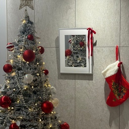 #크리스마스에진심인편
원터치트리🎄
생각보다 정말 간편한데 조금 화려한가 싶다가도 
화려해서 크리스마스 분위기가 물씬♥ :) 
눈이 내린듯한 트리라 유니크하면서 예쁘네요!
다이소에서 양말 하나 걸어두고,
빨간 리본으로 여기저기 포인트주니 귀욥❣️
#원터치트리 #180트리 #크리스마스트리 #크리스마스 #트리추천 #원터리트리추천 #다이소추천템 #크리스마스소품 #크리스마스장식 #크리스마스스타일링 #일체형트리 
