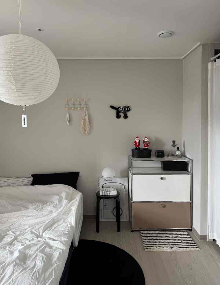 #FTC19기이야기 #폭닥폭닥인테리어

It's December, so let's break out the Christmas items ❤️
I love the lighting I bought during the Black Friday sale at Today's House,
and the cozy pajamas are so cute!

It's a beautiful, sunny Monday ☁️

#HomeWithKids #아이가있는집 #시공없이집꾸미기 #전셋집인테리어 #전셋집꾸미기 #안방 #안방인테리어 #안방꾸미기 #안방러그 #아이방 #아이방인테리어 #FTC19기

