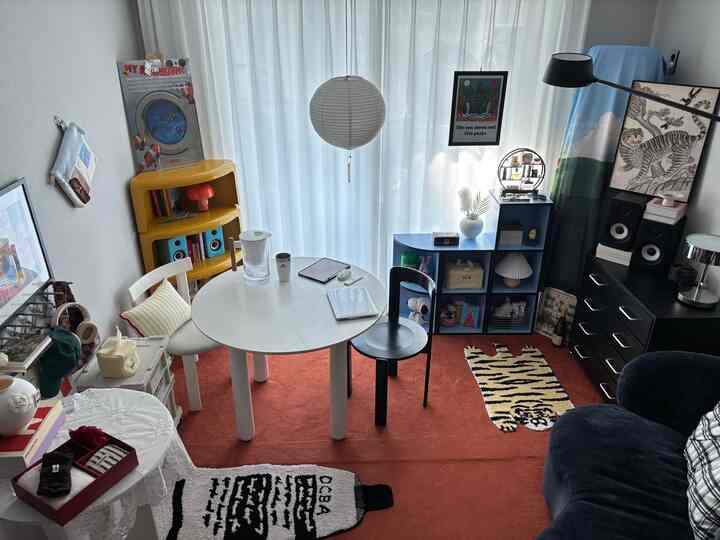 Ini tampilan terakhir rumah kami hari ini sebelum renovasi. Nantikan pembaruan selanjutnya! 😝💞

#RumahKamiHariIni #콘수프기록 #콘수프기록집 #콘수프챌린지 #테이블 #소파 #이스마트 #선반 #식탁
#InteriorBerwarna #알록달록인테리어