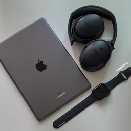 📱🎧⌚️
#방꾸미기 #방꾸 #미니멀 #미니멀라이프 #미니멀인테리어 #모노톤 #모노톤인테리어 #화이트인테리어 #whiteinterior #감성 #감성인테리어 #감성템 #테크 #테크덕후 #아이패드 #보스헤드폰 #보스헤드셋 #애플워치