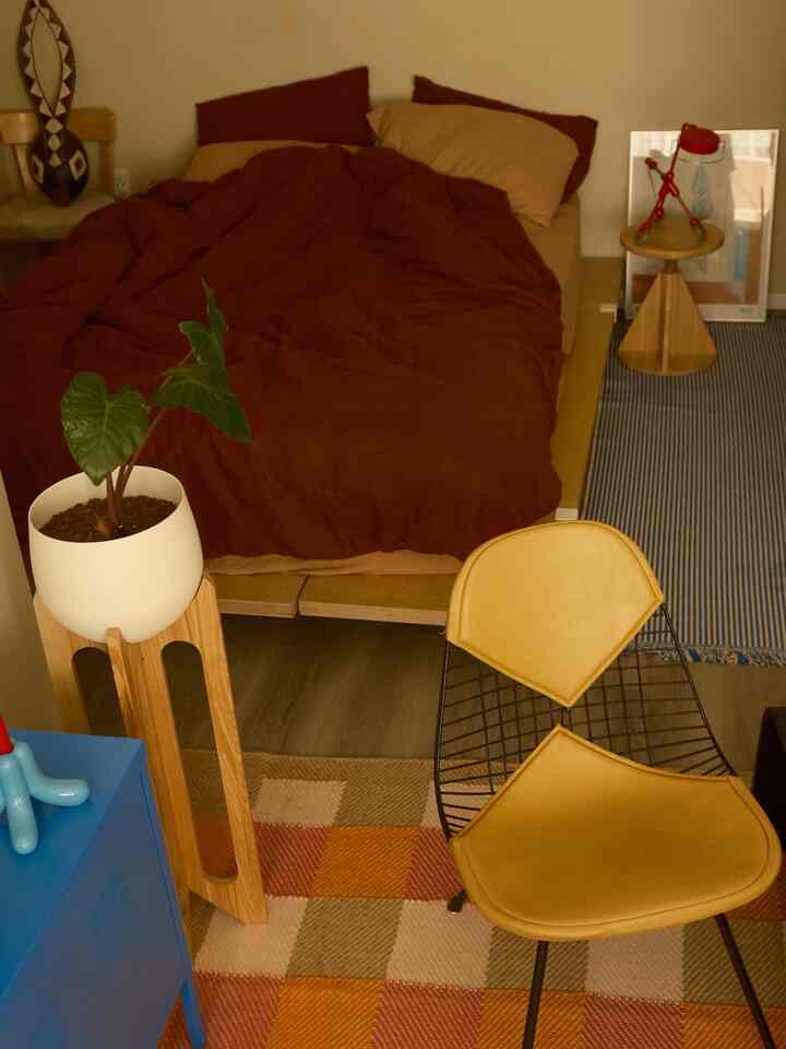 The Blue & Brown Combo: My favorite way to mix up a space 🤎🩵

#blueinterior #studioapartment #smallspace