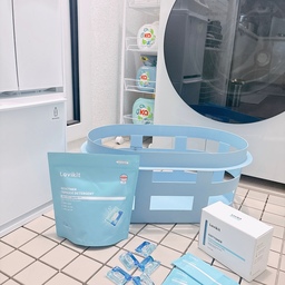 #콘수프기록집 #살림살이 
세탁실에 새로 들인 라비킷 세탁세제와 건조시 시트 
은은한 향이 오래도록 남아, 세탁 후 문을 열 때마다 기분이 포근해져요.
건조기 시트까지 함께 사용하니 섬유가 훨씬 부드럽고 포근하게 마무리되네요.
화이트톤 세탁실과도 어울리는 미니멀한 패키지가 마음에 쏙 들어요 :)
#라비킷 #세탁세제 #캡슐세제 #세제추천 #건조기시트 #드라이시트 #건조기시트추천 #헤이 #헤이바스켓 #바스켓 #hay #데크타일 #타일 #데크타일스토니 #프로메이드 #트롤리 #틈새수납 #세탁실정리 #세탁실수납 #세탁실꾸미기 #세탁실인테리어 #세탁실추천템