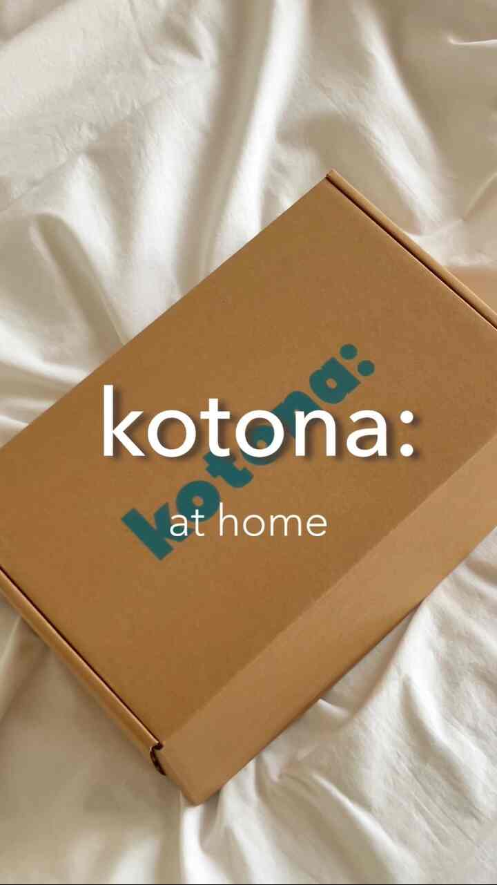 #제품제공

コトナとの日常を紹介します♥🧺

コトナ(kotona)はフィンランド語で「家に(at home)」という意味を込めており、快適な自分だけの空間のためのライフスタイルを提案します

私の愛コトナタオルは♥

* 細かく織られた高密度、高重量生地で手で触れたときに感じられる柔らかなタッチ感と高い吸収力を誇ります
*純正100％40水コマサを使用しました
*厳格なオコテックス認証に合格し、家族全員が安心して使用できます。
*どこにも似合うデザインで、普通の日常に少し楽しさをお届けします
*ギフトパック構成で家が、引越し、新婚夫婦、誕生日などセンスのあるプレゼントとしてもらえます 

＜ギフトセットカラー組み合わせ＞

1.コージー（ライトマットブルー、ネイビーストライプ、アイボリー、ハンドタオルブルー、ハンドタオルオーキッド）
2.ビハインド（オーキッド、ベージュストライプ、ウッディブラウン、ハンドタオルブルー、ハンドタオルオーキッド）
3.マイルド（アイボリー、ブルーストライプ、ダークネイビー、ハンドタオルブルー、ハンドタオルオーキッド）
4.ネスト（ライトマットブルー、ブラウンストライプ、オーキッド、ハンドタオルブルー、ハンドタオルオーキッド）

毎回シャワーを浴びて体を拭いたり髪を乾かしたりすると、まだ残っている噛むので不快感を感じたりしました。  #towel #코토나 #코토나타월 #홈바디 #밀도타월 #집순이타월 #연말선물 #홈바디타월 #집들이선물 #신혼선물 #호텔수건 #12# #콘수프기록집 #살림살이 #수건추천 #수건 #콘수프필름 