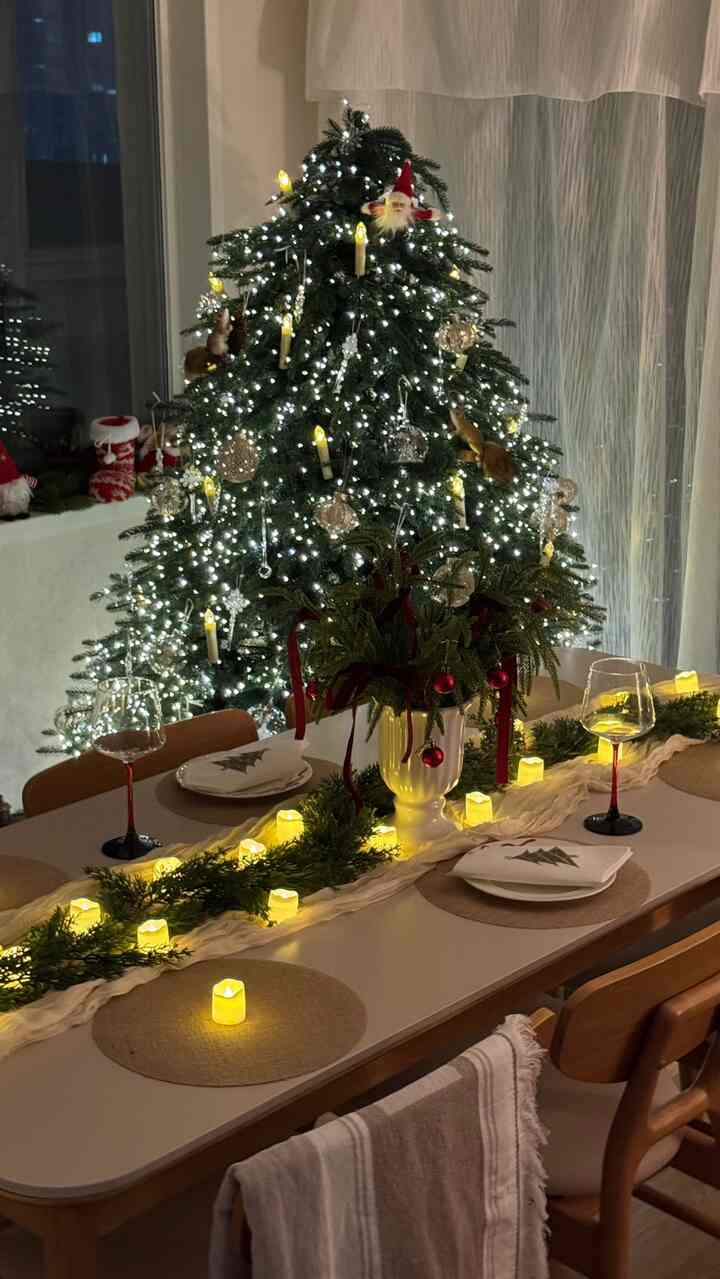約一ヶ月かかる
クリスマス準備🐿️🎄✨❣️

#christmas #xmas #christmasparty
＃ホームパーティー＃年末パーティー＃クリスマスパーティー
＃テーブル設定＃ホームデコ＃クリスマスストリート
＃クリスマス小道具＃クリスマスデコ
#メリークリスマス #merrychristmas
#christmastree #christmasdecor 