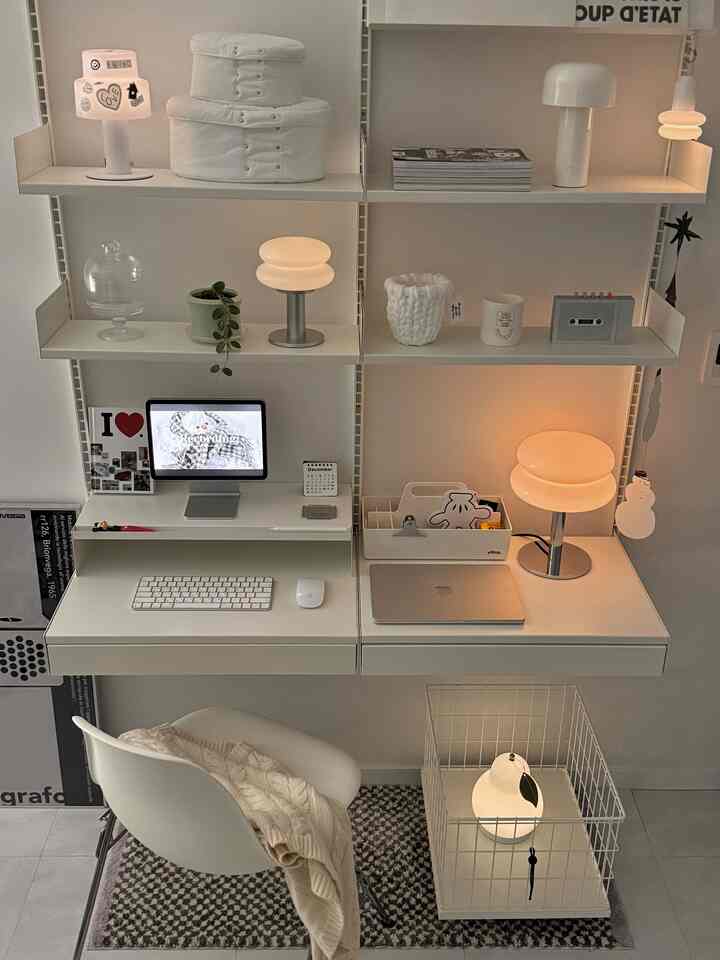 #오늘의우리집 #콘수프기록집 🤍✨👩🏻‍💻
This Rarelow shelf was originally intended for a compact desk, but I've found myself using it in a variety of ways.

Now, due to the lack of a table in this study/dining room, I'm using it as a desk.

I also bought a Rarelow monitor stand I'd been eyeing, and it's the perfect size. I love it!

#SpecialCreator #오늘의집크리에이터 #오늘의집
#DeskInterior #데스크소품 #책상꾸미기 #레어로우 #레어로우선반 #선반꾸미기 #화이트인테리어 #책상인테리어 #모니터받침대 #아이패드거치대 #소품 #오브제 #테이블조명 #무선조명 #인테리어소품 #조명 #내방꾸미기 #작은방 #모던인테리어 #시스템선반 #책꽂이 #공부방인테리어 #홈데코인테리어 #다이어리 #일광전구