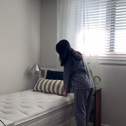 #콘수프기록집 #예쁜템최고야 침구 세탁하고 침실 정리 끝나자마자 🧺
어찌 알고 달려오는지
갓 정리한 침대가 제일 먼저 목적지
포근한 냄새 나는 걸 아는 건지
오늘도 침실은 같이 쓰는 공간 🐶💤
#침구세탁 #침실정리 #반려견일상 #댕댕이
#원룸침실 #집일기록 #하루기록