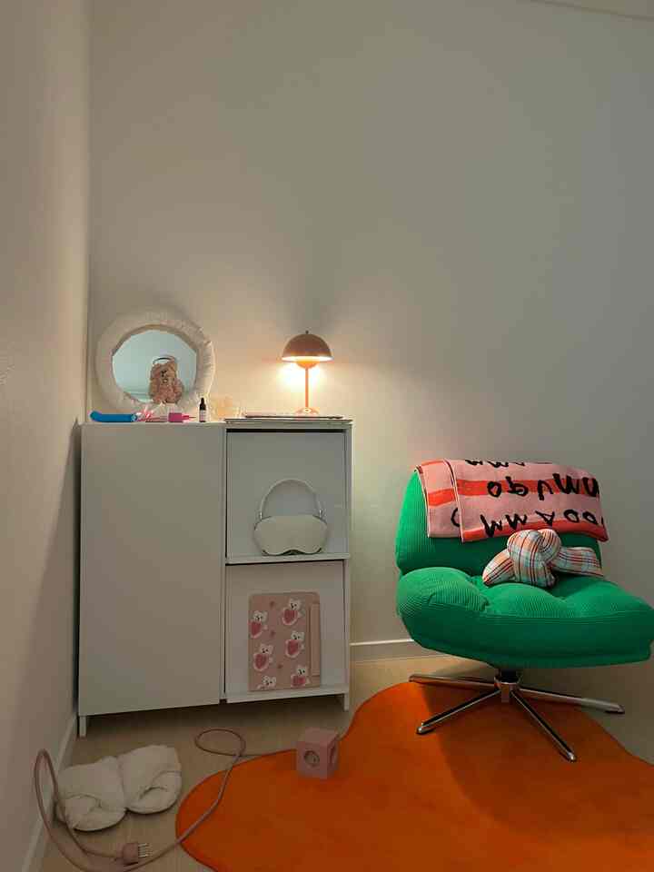 A healing spot at My Home, lit by light 📚💡
This one-seater sofa sits on one side of the study.
It's so soft and cozy, it's the perfect space for reading a book or just hanging out alone.👀⭐️

#CornSoupRecord #PrettyItemsAmazing #SingleSofa #IKEASofa #StudyInterior #NewlywedInterior #WhiteInterior #MidCentury #StorageInterior #StorageRecommendation #RugInterior #AndTradition #AndTraditionFlowerPot #Abolt #CushionMirror #FollowBack #FollowBackWelcome #FollowBack