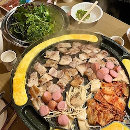 친구들이랑 글램핑 ㅎㅎ
맛있게 소주 묵고싶어서 소주잔 들고간거 안비밀
#요리스타그램 #맛집스타그램 #맛스타그램 #마스타 #맛있다그램 #먹스타그램 #맛있어 #먹방 #취향저격 #냠냠 #instafood #foodstagram #food #맛있다 #냠냠쩝쩝 #술스타그램 #오늘뭐먹지 #야식 #간식 #간식그램 #간식스타그램 #꿀맛 #존맛 #존맛탱 #핵존맛 #쿡스타그램 #푸드스타그램 #온더테이블