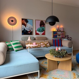Soft lighting, cozy layers, and playful color accents 💡🧡
A living room made for slow evenings, good conversations, and a little festive charm.
Credit: @hej_sylwi
#CozyLiving #ColorfulInteriors #ScandiStyle #HomeInspo