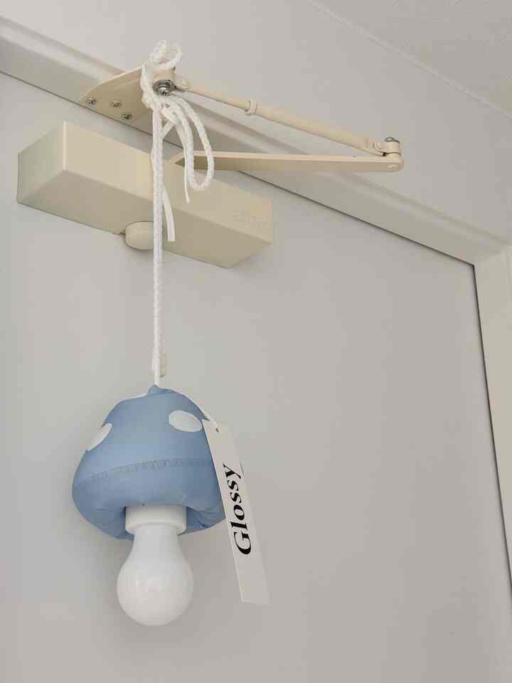 Mushroom 紐付き ペンダントライト ブルーを使ったコーディネート 3