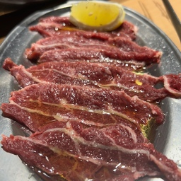 도쿄 여행 중 가성비 맛집 야키니쿠집 발견
신주쿠 야키니쿠 시바우라호루몬
#일본 #일본여행 #일본식기 #고기 #고기불판 #고기요리 #도쿄 #도쿄여행 