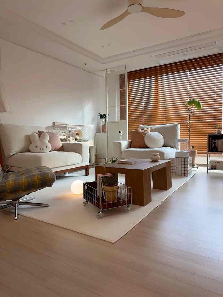 ウッド天国私たちの家のリビングルーム😘



＃リビングルーム＃リビングインテリア＃リビング飾り＃家のインテリア＃ホームインテリア＃インテリア＃リビングスターグラム＃ホームスターグラム＃ホームスターグラム＃コーンスプ記録集 