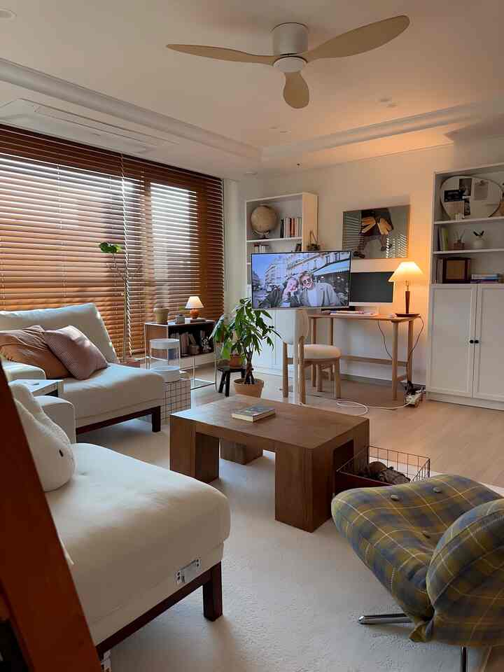 ボウルボウルホワイトウッドで飾られたリビングルーム 
リビングルームを飾るとスタンドはずっと後退したが、今回2ヶ月間ポイントよく集めて、いよいよリビングルームスタンド購入完了
🫡まだ到着していません。





＃リビングルーム＃リビングインテリア＃リビング装飾＃家のインテリア＃ホームインテリア＃インテリア＃リビングスターグラム＃ホームスターグラム＃ハウススターグラム＃ウッドスタイリング＃コンスープ記録集 